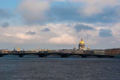 Tour por la ciudad de San Petersburgo con la visita a la Catedral de San Isaac