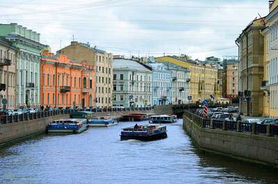 Excursión en barco por los canales de San Petersburgo